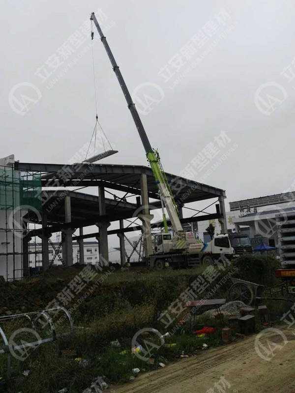 中铁二十五局三公司株洲车辆段轴检拓能工程-吊装.jpg